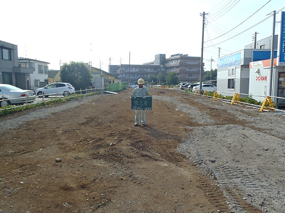 写真：昭島6号道路築造工事　施工前